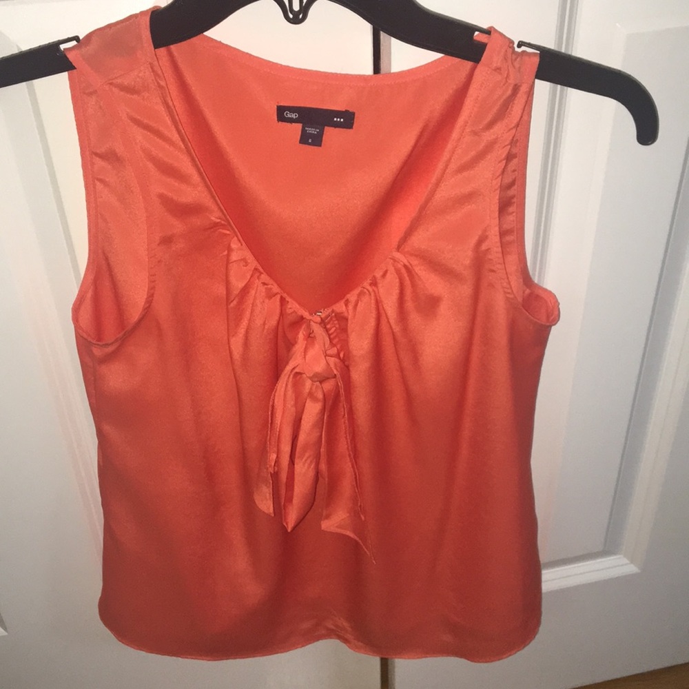 Sleeveless blouse